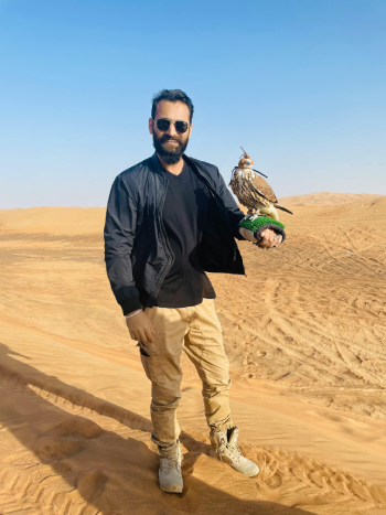 Falcon-photo-desert-safari-dubai-sand-adventure