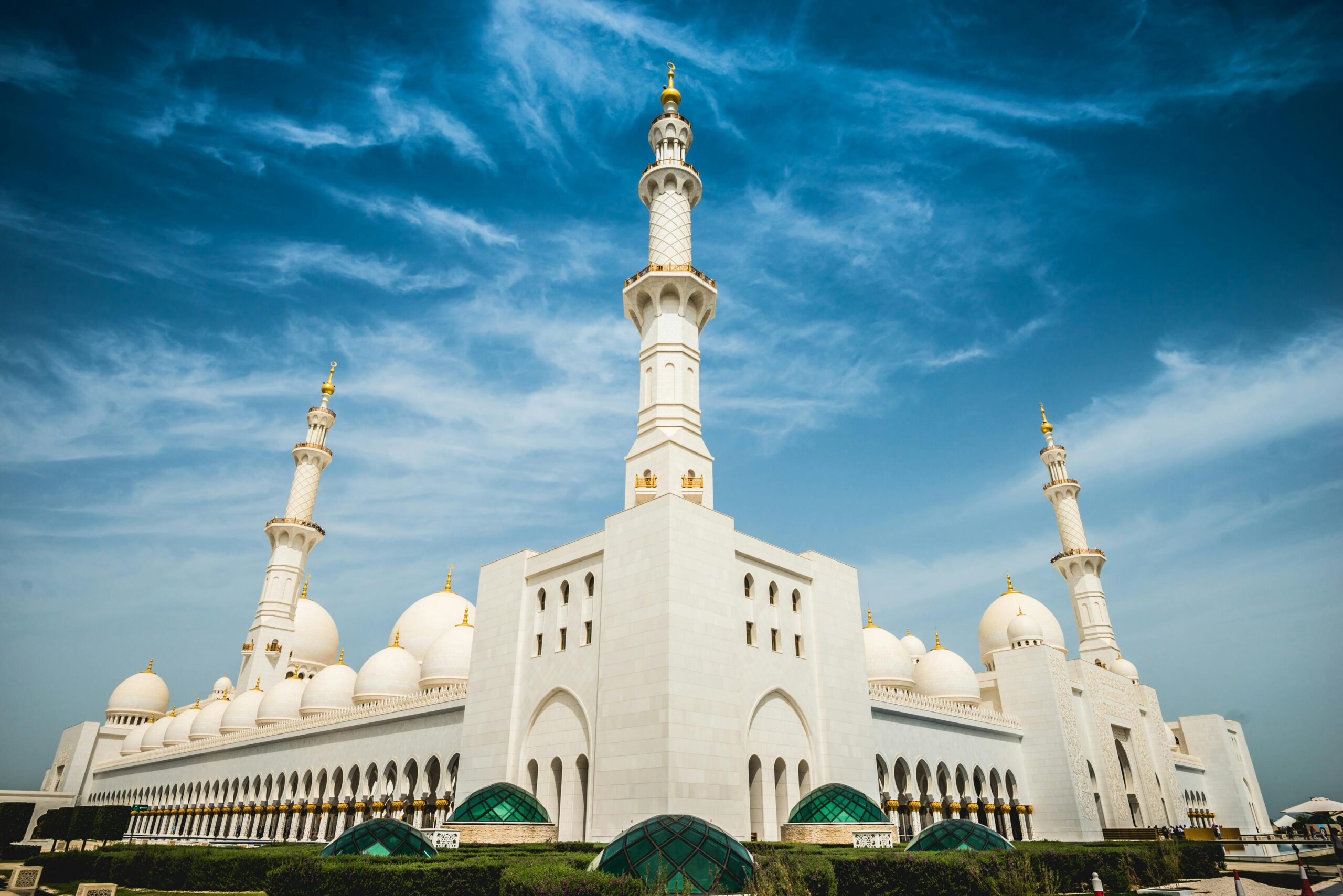Grand-mosque-Abu-Dhabi-city-tour